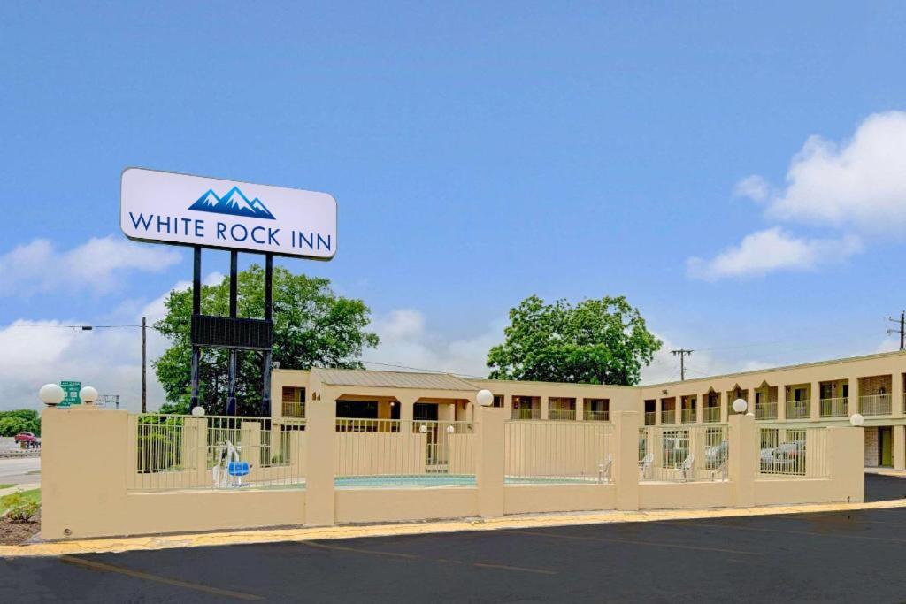 White Rock Inn San Marcos Eksteriør billede
